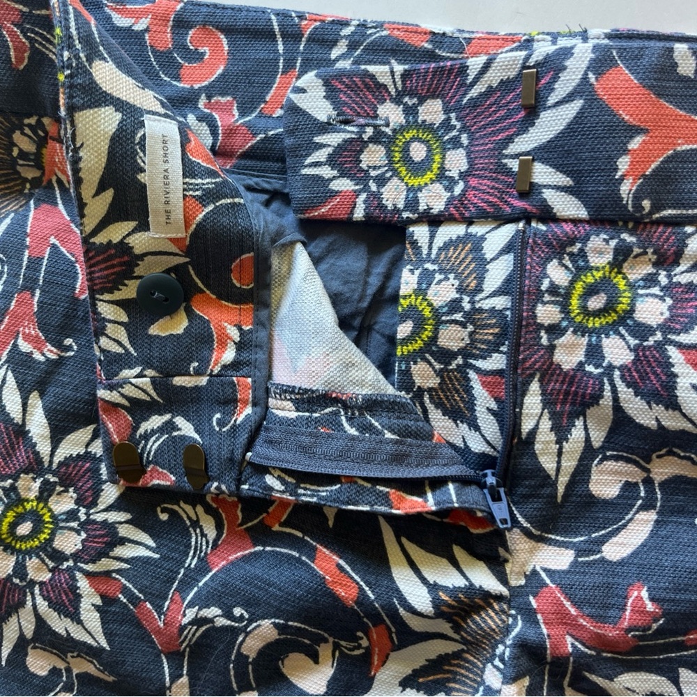 ANN TAYLOR Loft Multicolor Flat Front Floral Mid-Rise Riviera Short Women's Sz 8 - Picture 6 of 9